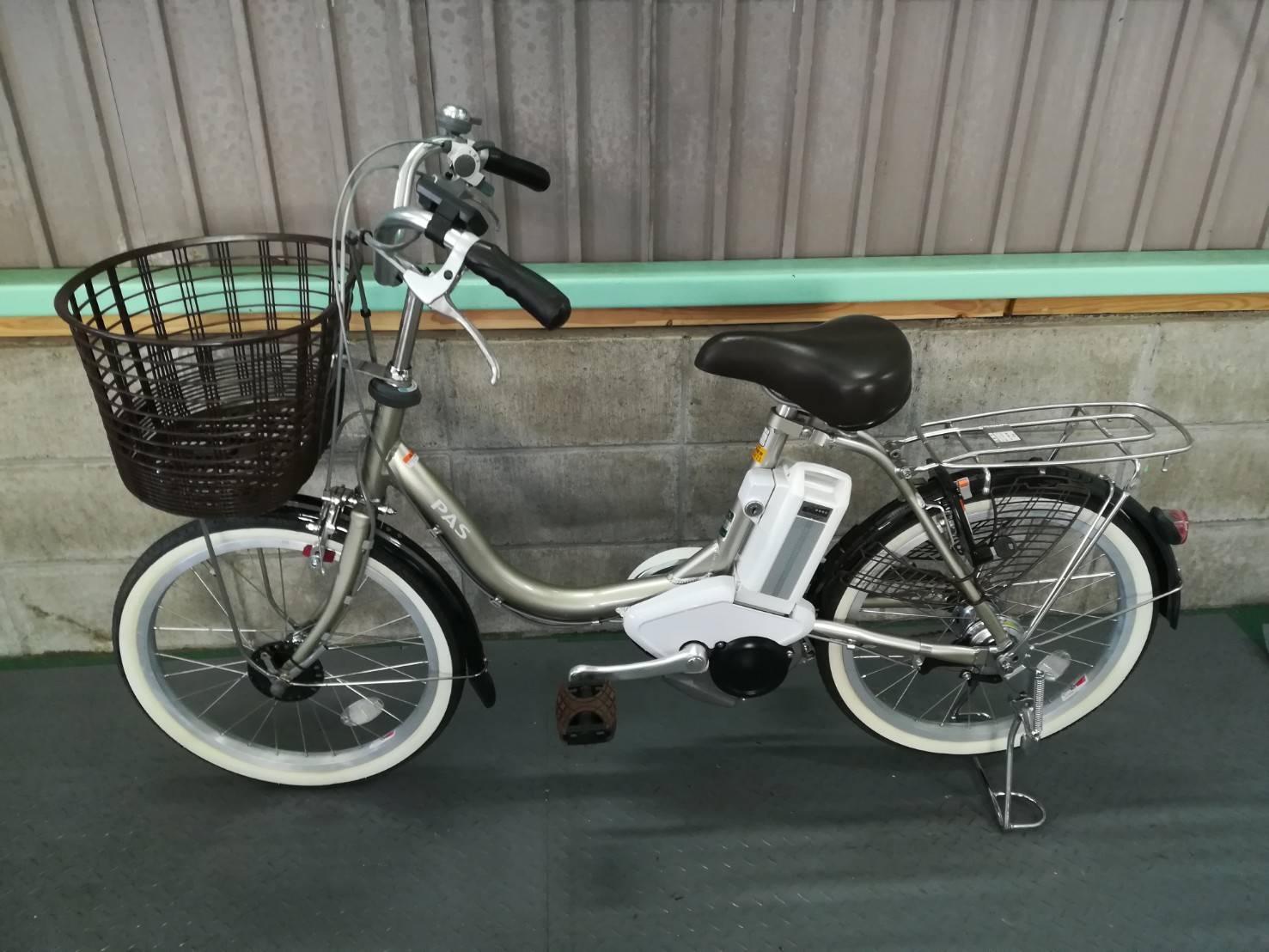 中古電動自転車 ヤマハ PASナチュラ ホワイト 横浜 №3717 中古電動