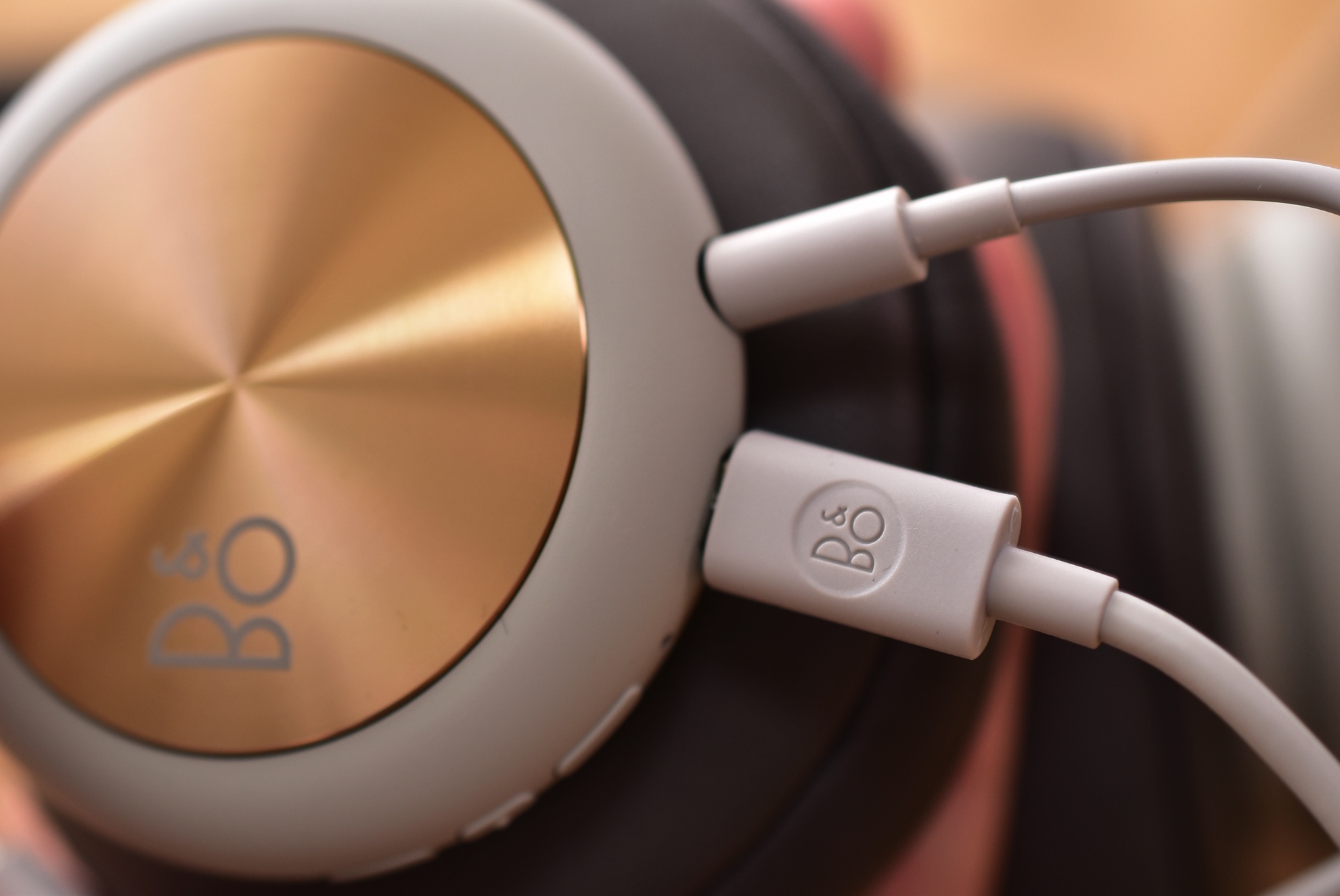 Beoplay H4 ワイヤレスヘッドホン レビュー。この感動を伝えたい！