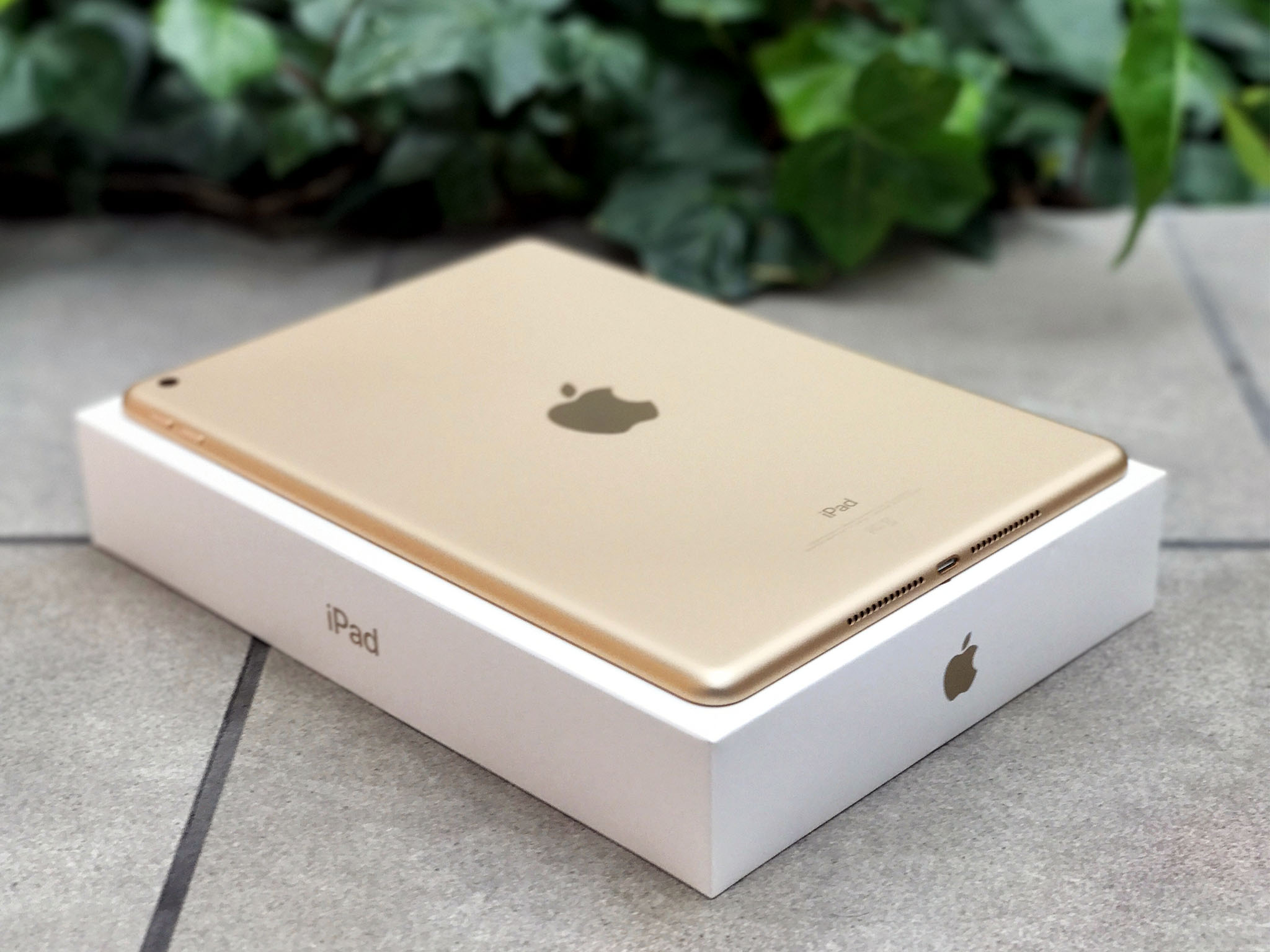 iPad Gen 5 2017 32GB Gold WiFi 4G