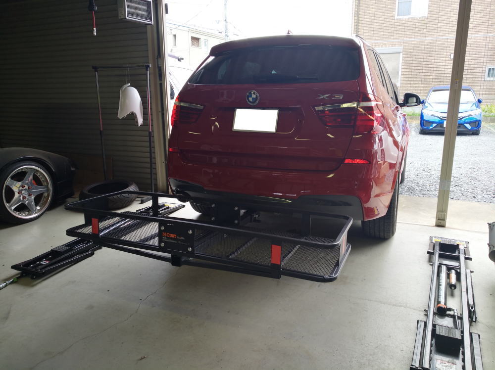 ギガテックス・モータースBMW X3 (WY20)へCURT製ヒッチメンバーの