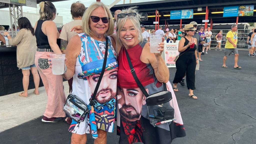 People Watching: Awesome 80s Outfits at Culture Club Concert in