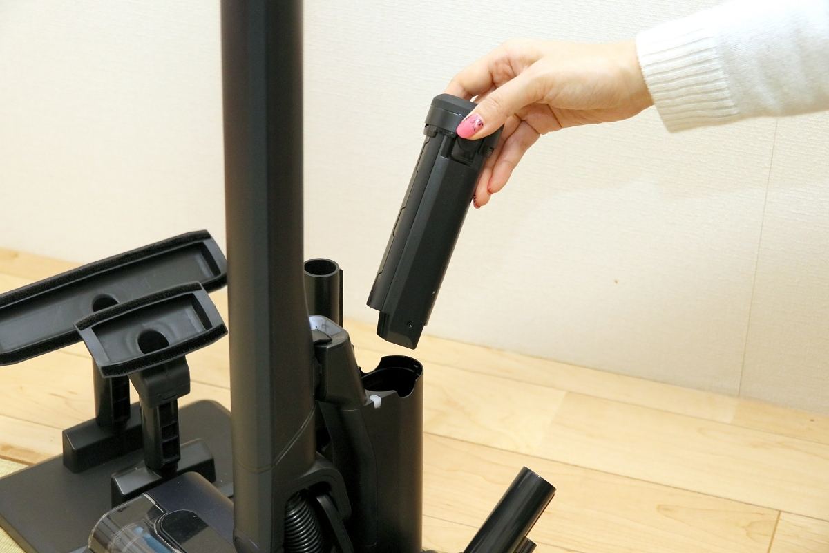 注目のコードレス掃除機10台】シャーク「CS401J」：デザインよし