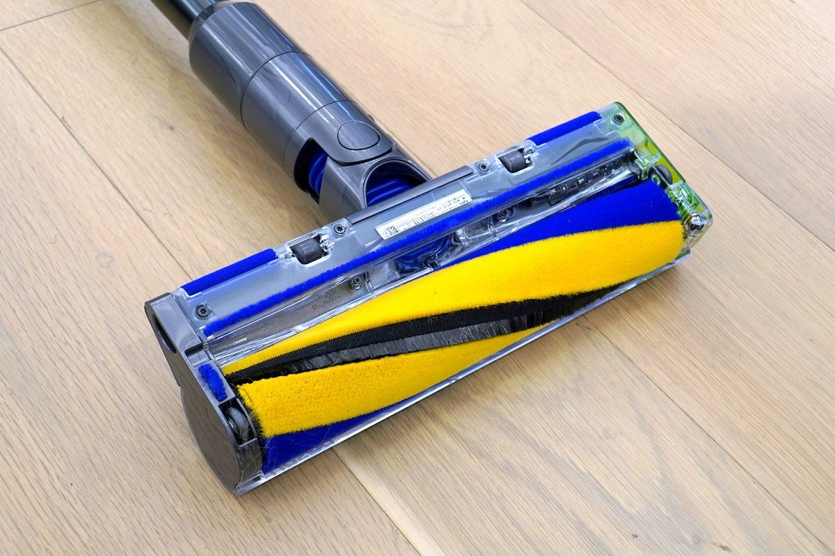 ダイソンのコードレス掃除機に新型 - ウイルスサイズのゴミも捕集、緑