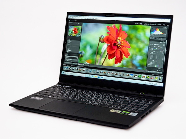 お手ごろなのに本格派！ クリエイターにぴったりの高性能15.6型ノート