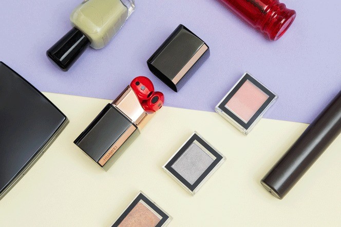 プレゼントにも】リップスティックと思いきやイヤホン？ 機能もハイ