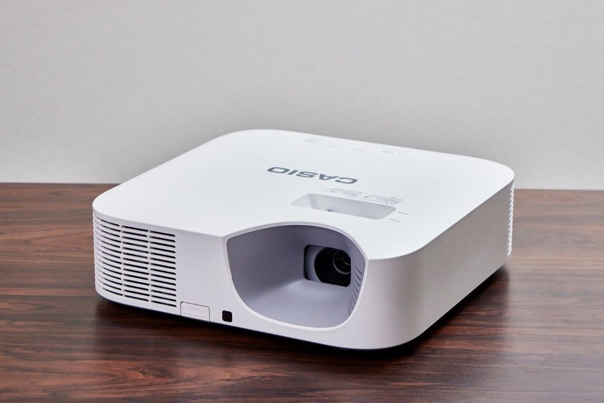 LIXIL筑波工場のショールームで活用されているカシオのプロジェクター