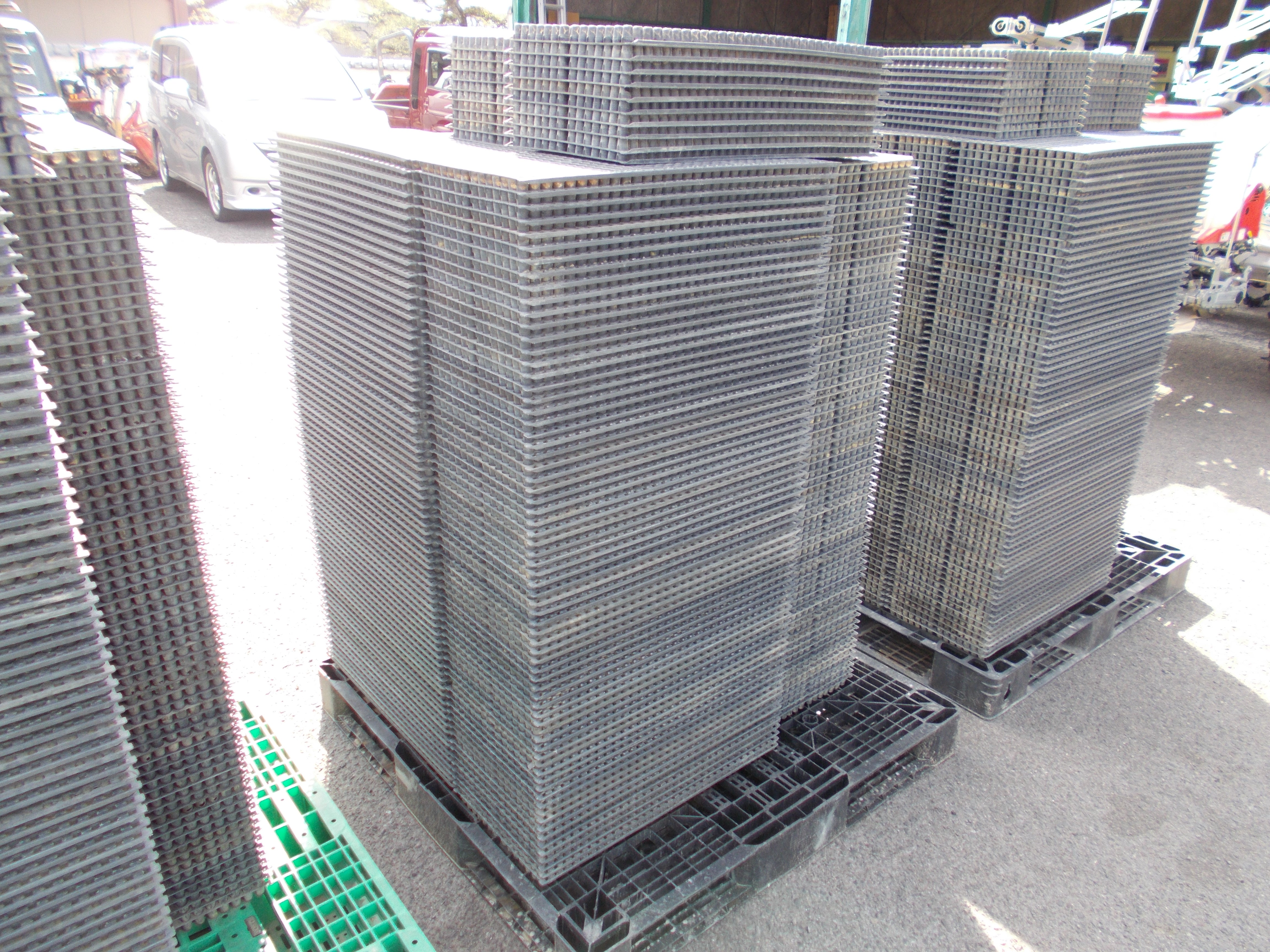 みのる 中古 ポット苗箱 448穴 （単価100円/枚） – 農キング