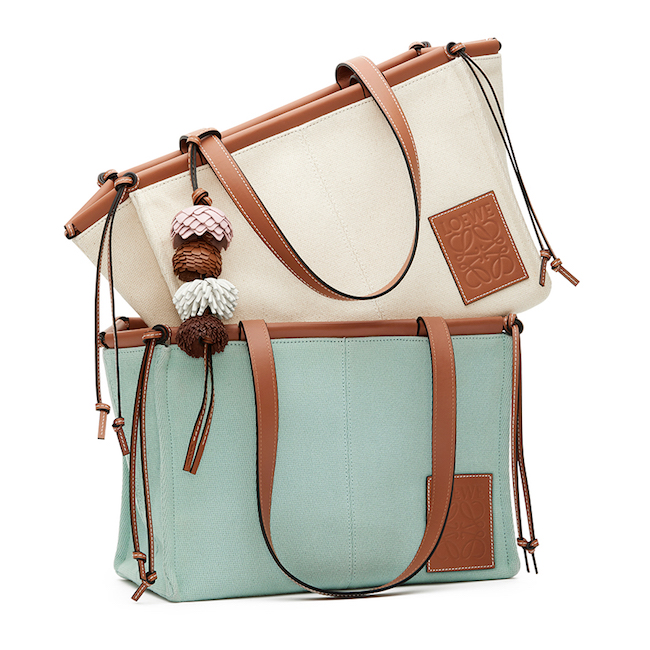 Loewe」の“クッション トート”にスモールサイズが登場！ | Numero TOKYO