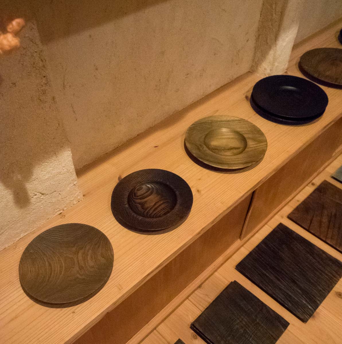 自然を遊ぶ、のびやかな器。「gallery.k」で、藤本健さんの木の器を見る