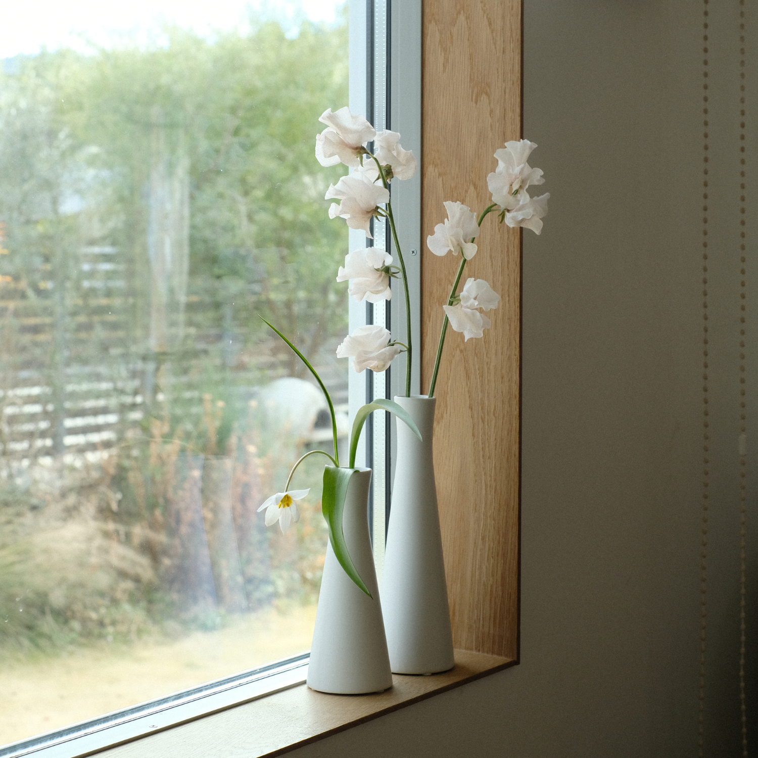 陶器のフラワーベース｜卓上｜ブルーグレー｜かわいい｜ツイギー_L＠鉢