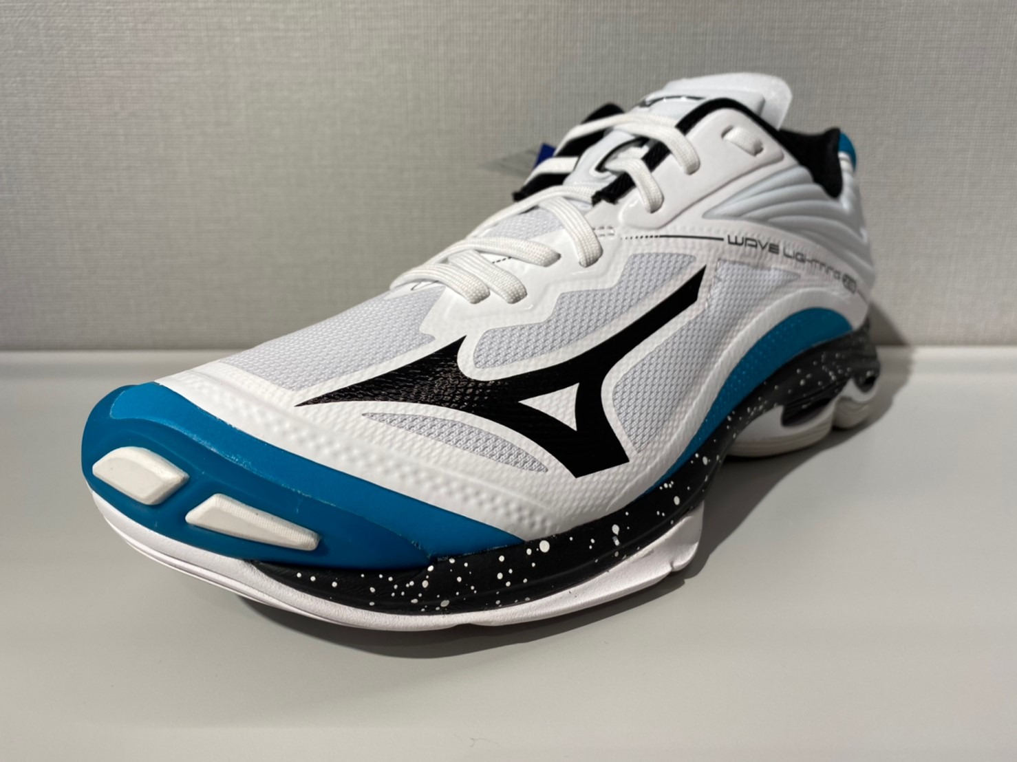 ミズノ バレーボールシューズ 26.5ウエーブライトニングZ6白×黒