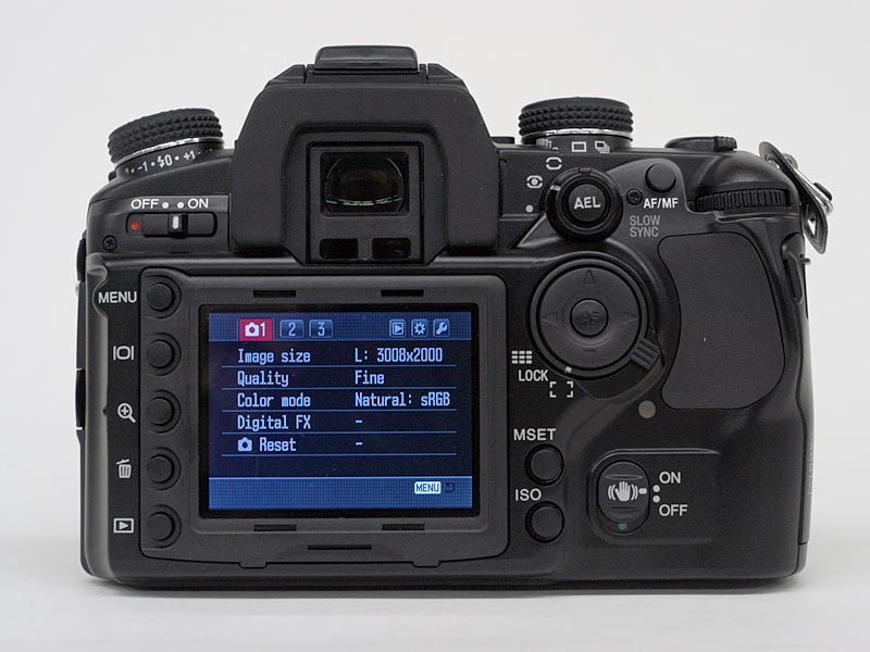 写真で見る「コニカミノルタ α-7 DIGITAL」