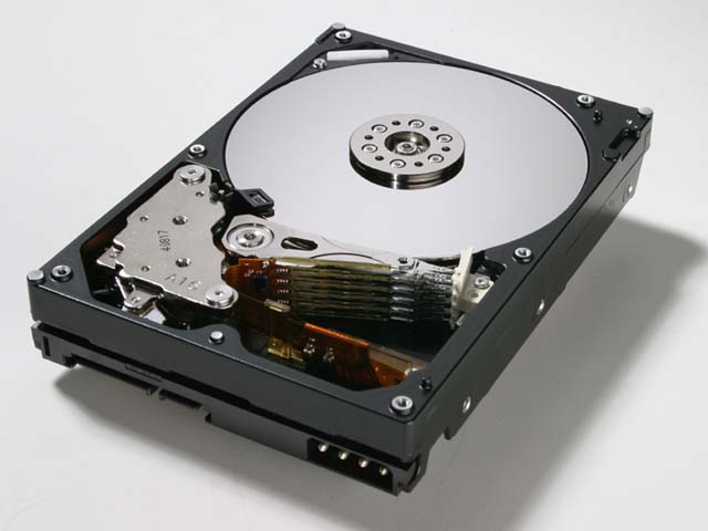 日立GST、500GBのSATA II対応HDD「Deskstar 7K500」