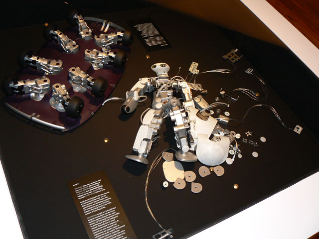 リーディング・エッジ・デザイン、写真展“機能の写像”を開催