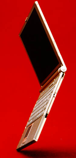 ソーテック、マグネシウム合金採用22.7mm厚のA4ノートPC