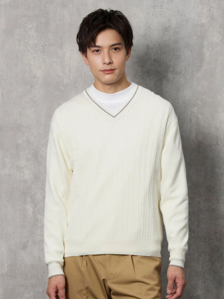オフホワイト ケーブル編み Vネックプルオーバーニット ホワイト