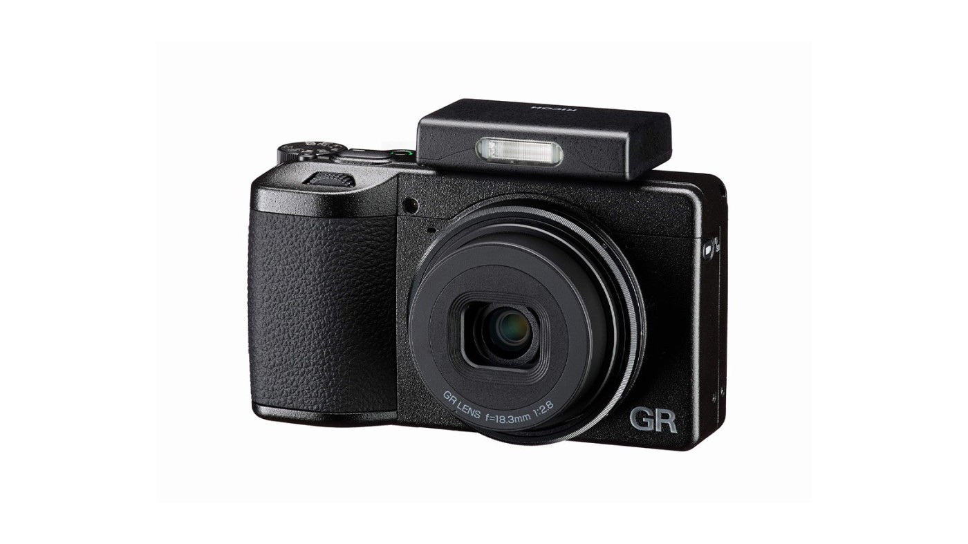 リコー「RICOH GR IV」専用小型フラッシュ「RICOH GF-2」を発売：Photo