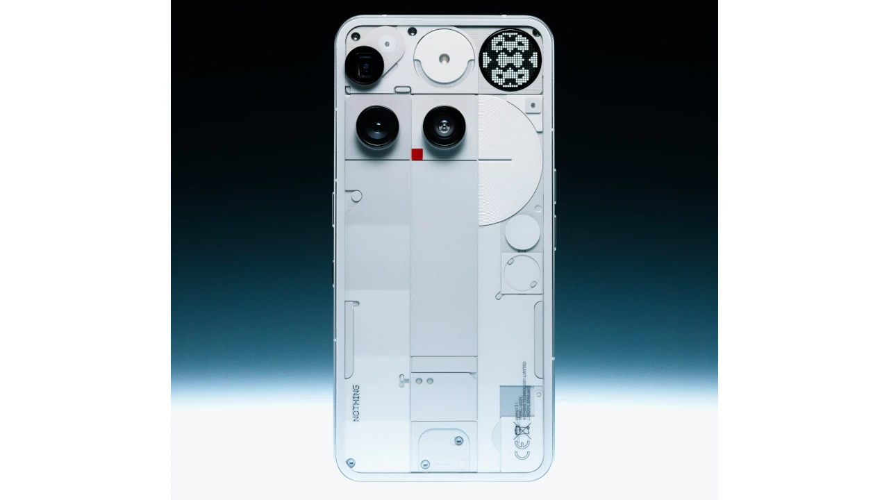 Nothing Phone (3) 発表、SD8s Gen4・おサイフケータイ・Glyph Matrix