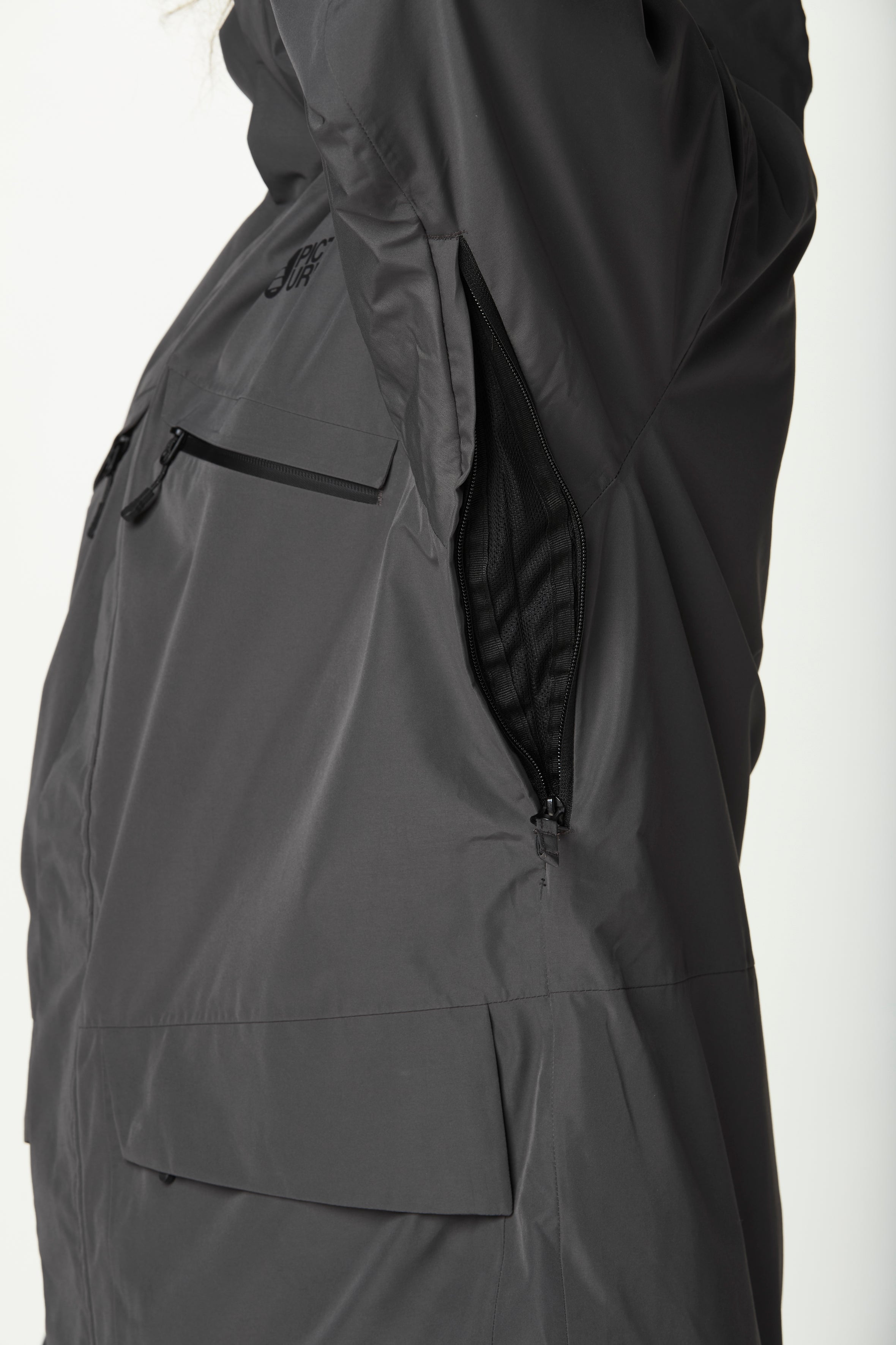 24-25 U43 JKT – PICTURE SEASIDE STORE