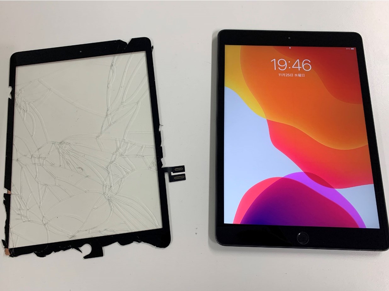 iPad 第8世代のガラス交換修理で割れた画面が元通り！中が見えている