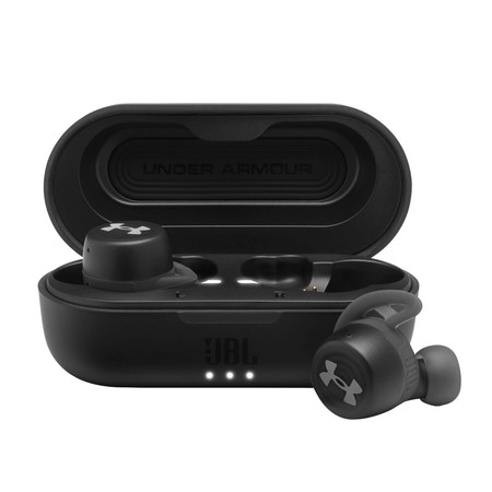 JBLとアンダーアーマーのコラボレーションモデルよりファッショナブル