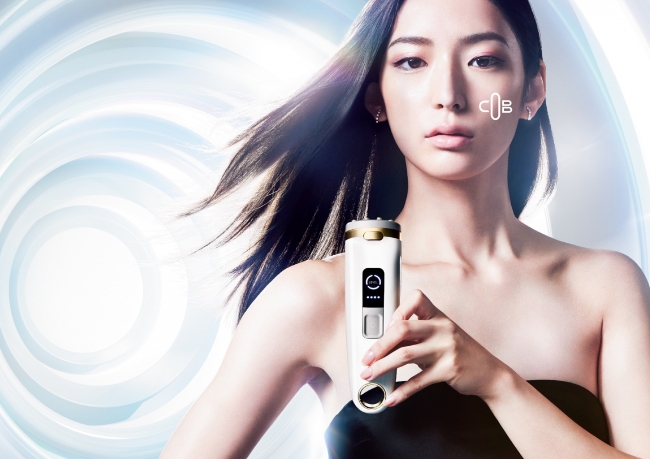 ラジオ波機能の追求 たった20分でハリのある肌へ 『RF 美顔器