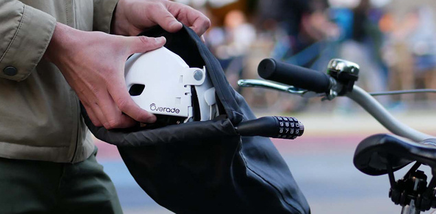 夜道でピカーッ！自転車を安全に！ヘルメットに装着できるウインカー付