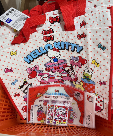 キャンドゥ『ハローキティ 50周年アニバーサリー』グッズが大量に登場