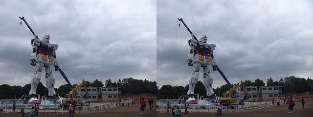 カメラ屋店頭の印象にだまされるな！立体デジカメ『FinePix REAL 3D W1