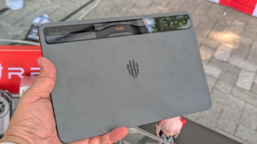 国内発売も決定したREDMAGICのゲーミングタブレット「REDMAGIC Nova