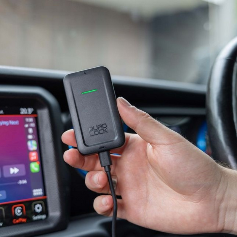 自動車用ワイヤレス カープレイアダプター｜クアッドロック
