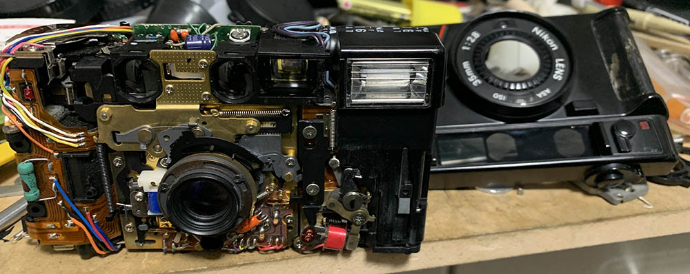 Repair: Nikon L35AF/AD | Richard Haw's Classic Nikon Repair and Review
