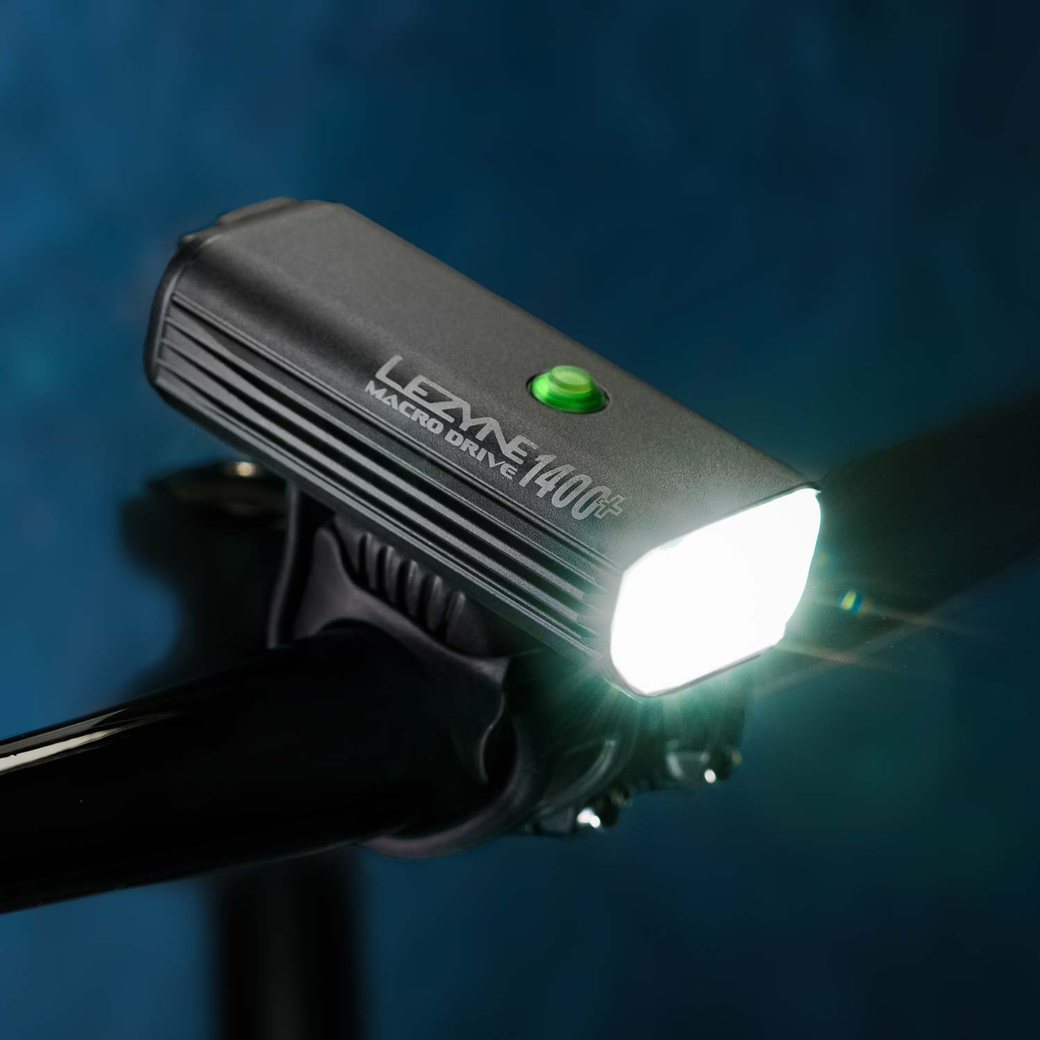 LEZYNE MACRO DRIVE 1400+ | LED FRONT BIKE LIGHT