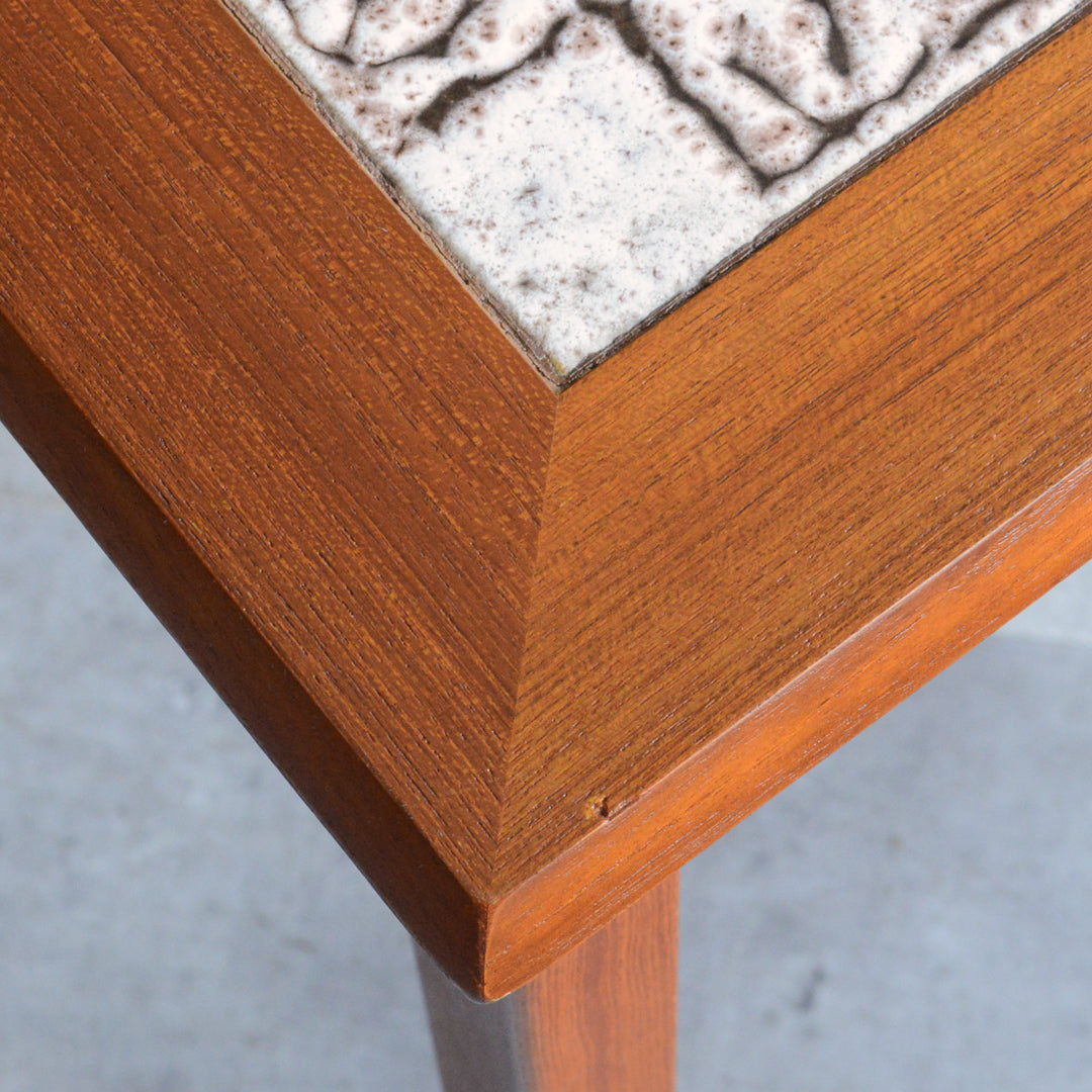 デンマーク ヴィンテージ タイルトップ ローテーブル 8-18 – Rowan.inc