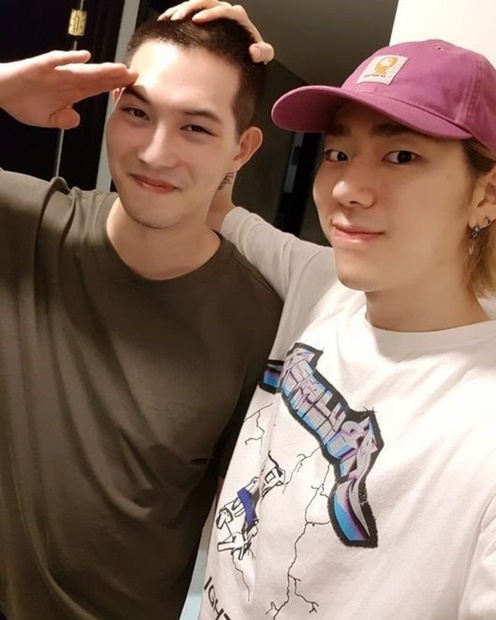 CNBLUEイ・ジョンヒョン、いよいよ入隊！おちゃめな丸刈り写真