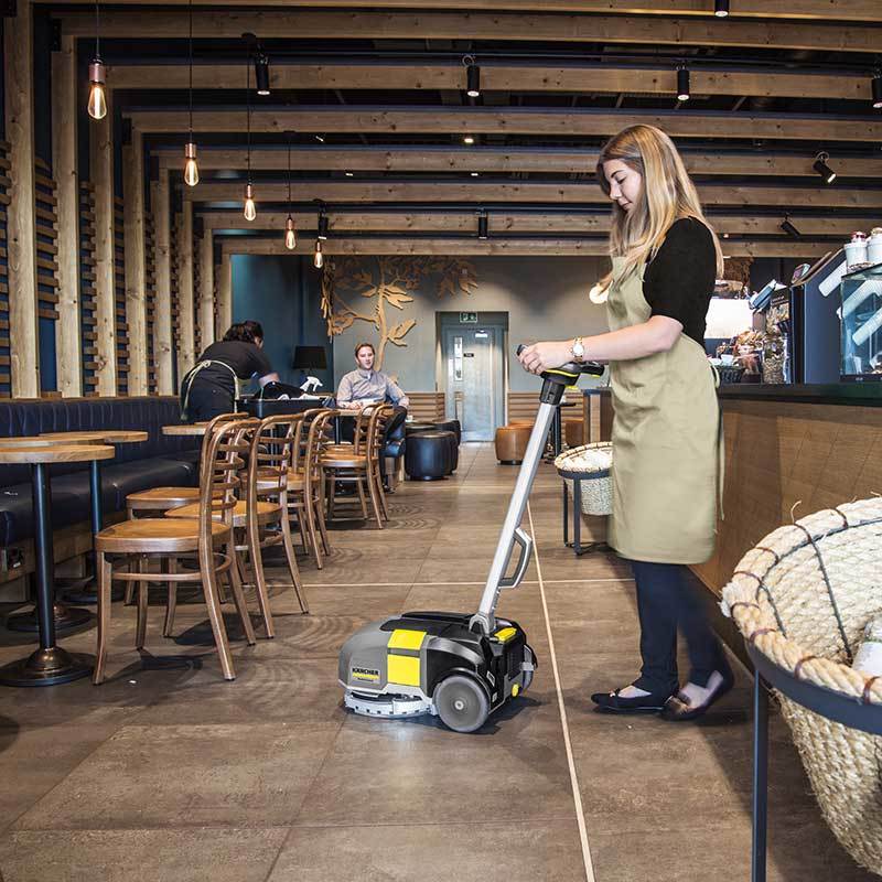 BD 30/4 C Bp 床洗浄機（手押し式） | ケルヒャー