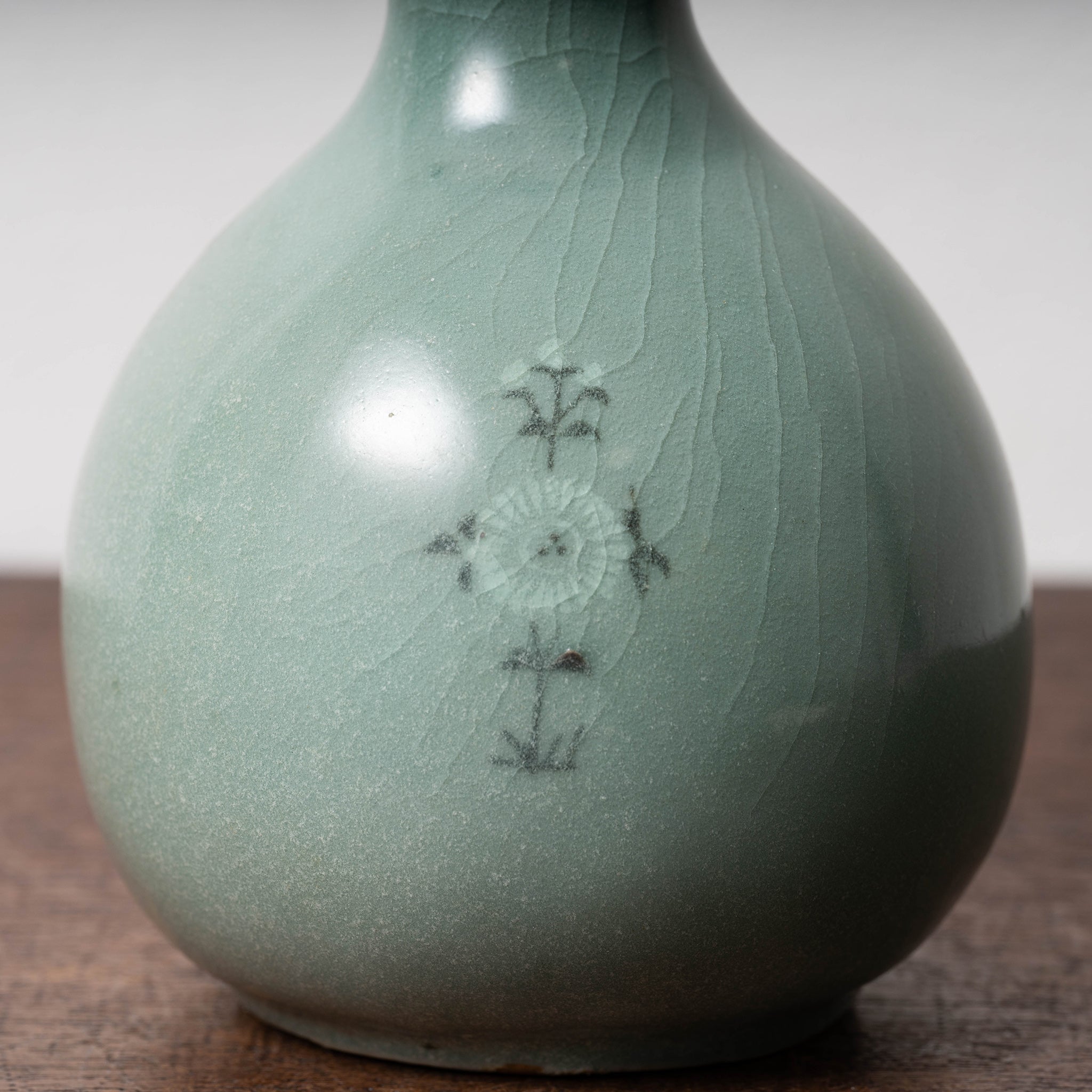 高麗 青磁象嵌菊花文瓢形瓶 – 燦禾 SANKA