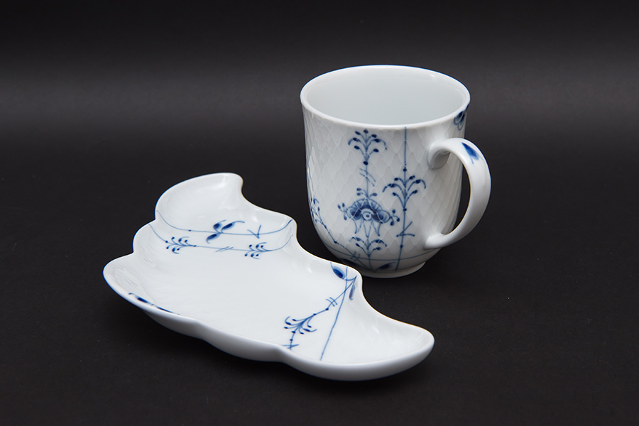 ロイヤル・コペンハーゲン ブルーパルメッテ クレセント＆マグ（ペア