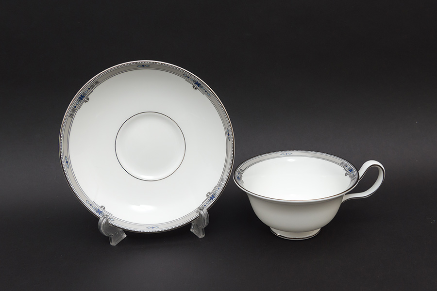 ウェッジウッド アムハースト ティーカップ＆ソーサー（ピオニー）を