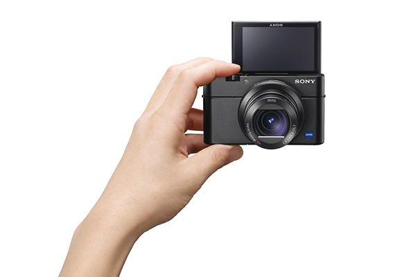 ゴン川野の極上道具探検隊】目に優しいハイエンドデジカメ ─ ソニー