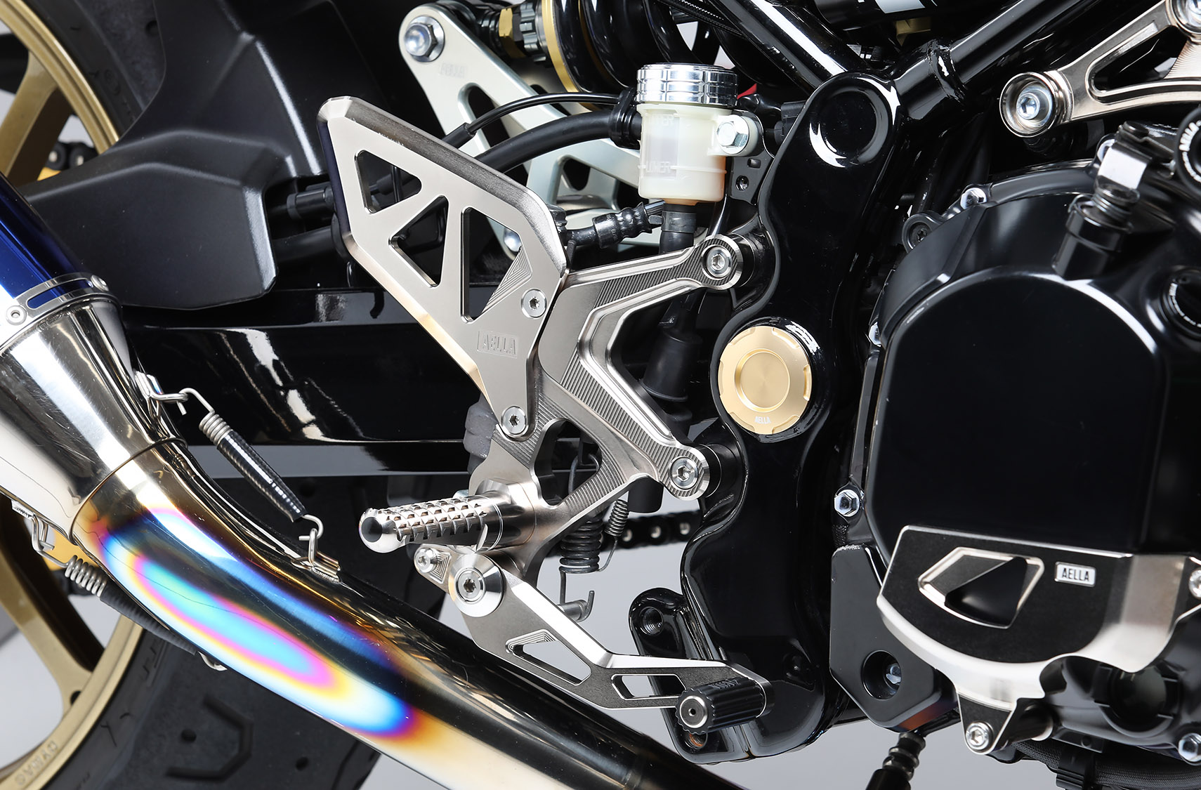 ライディングステップキット(Kawasaki Z900RS)無電解ニッケルめっき