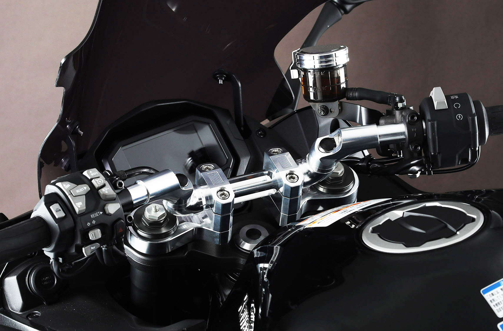 アルミ削り出し可変ハンドル(Kawasak Ninja1000SX) | AELLA オンライン