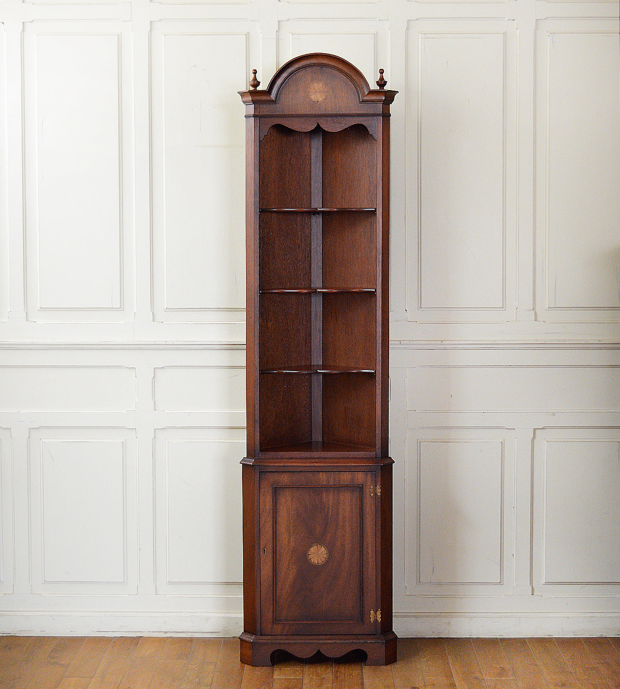 アンティークコーナーキャビネット – 英国アンティーク家具専門店 神戸