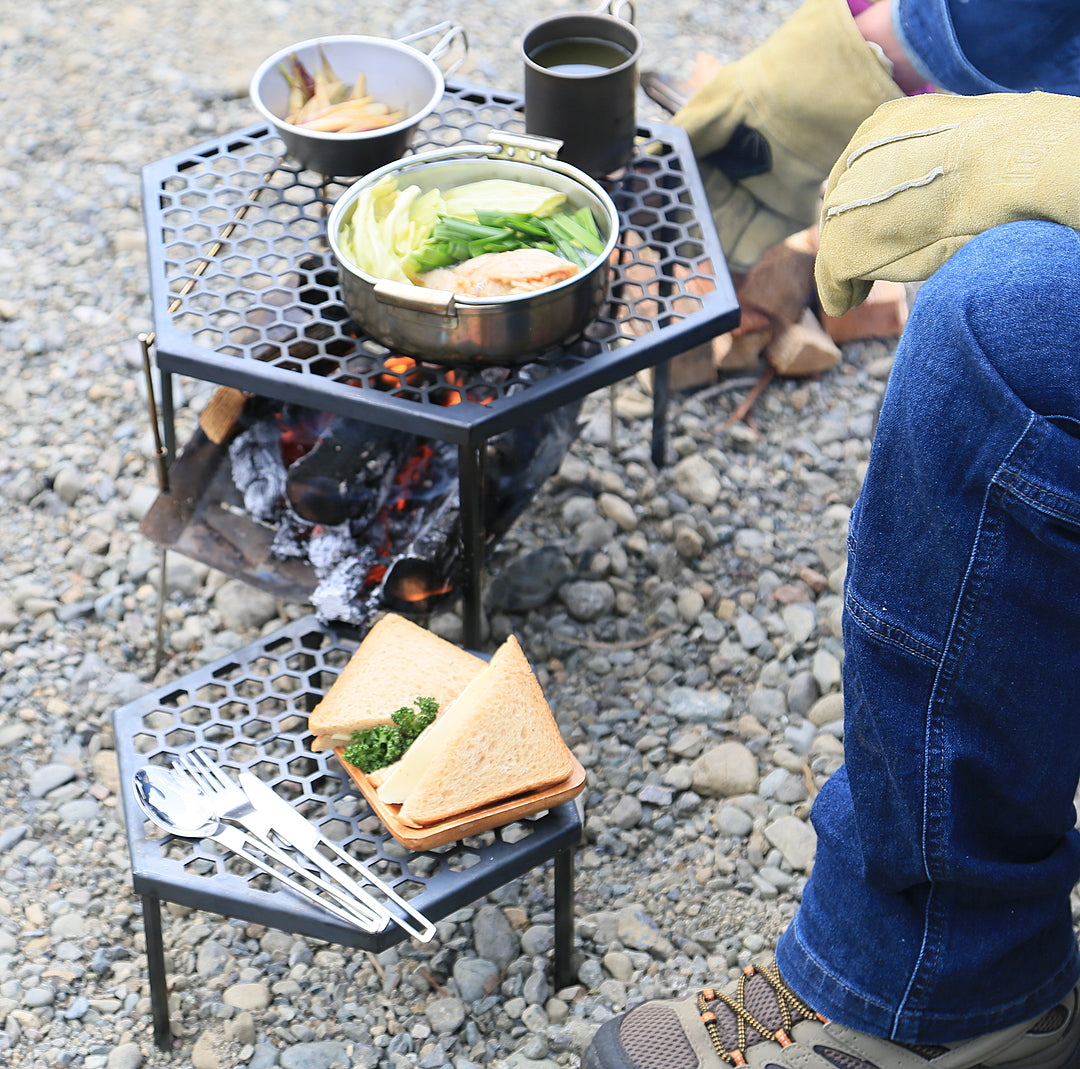 CAMP TOOLS × THE IRON FIELD GEAR］ハニカムファイヤーテーブル