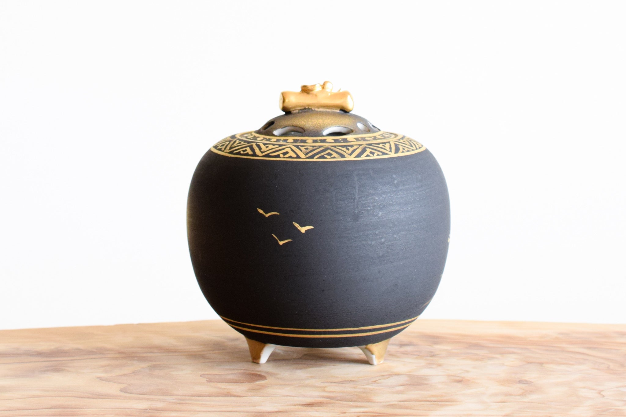 生産終了】3.5号香炉 ダマシン山水 – Juttoku.