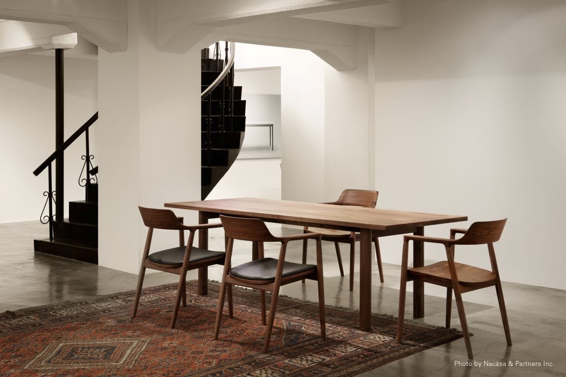 ヒロシマ アームチェア (板座 / ウォールナット) | マルニコレクション