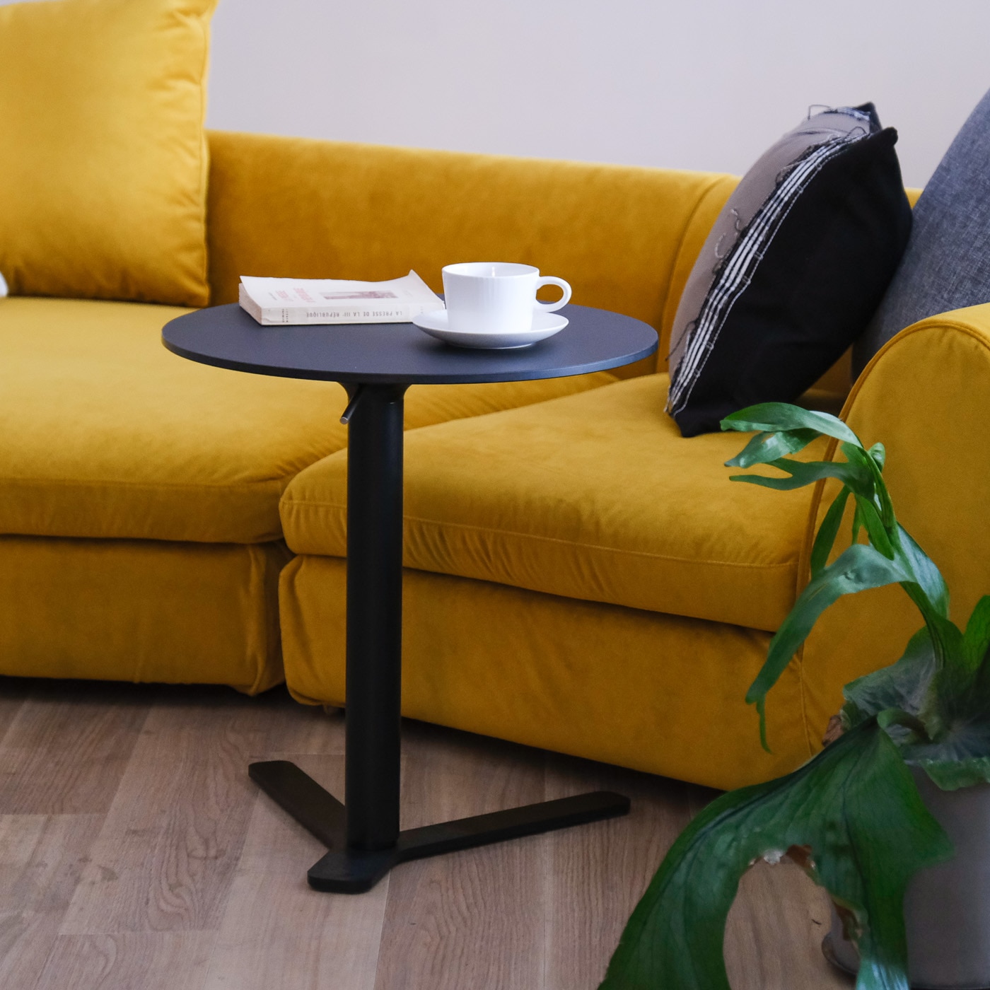 YO サイドテーブル (カラーブラック 天板角天板) | ラパルマ(Lapalma