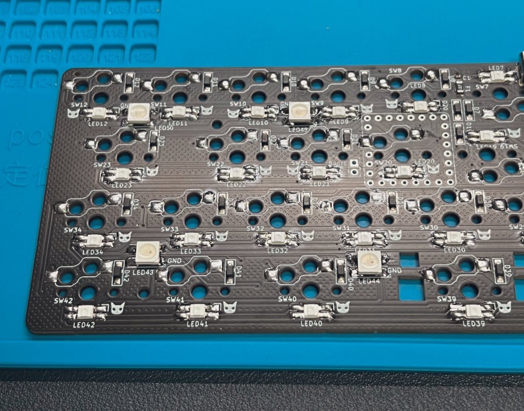 自作キーボードキット、Kaineko42Rを組み立てる - SIDACONFIG.COM