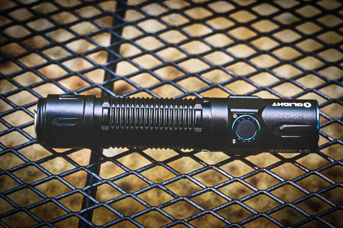 OLIGHTのWARRIOR 3Sはキャンプに最適な高性能タクティカルライト