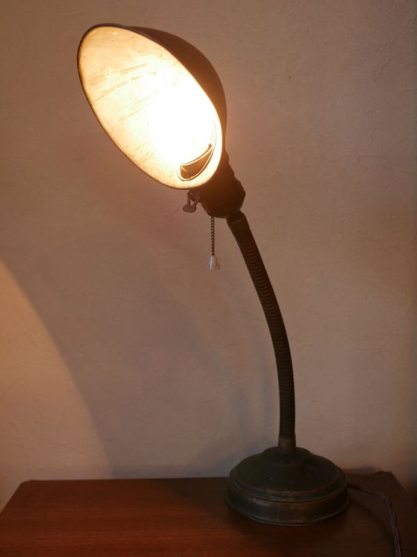 アンティーク アルミ製 古いデスクライト スタンドライト – smileantiques